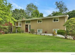 10 April Ln, Nanuet, NY 10954