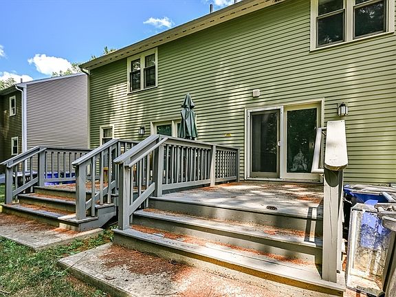 3rd image of 520 Wellman Ave #520