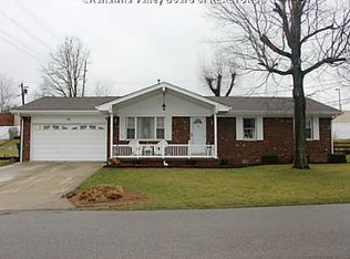 3 White Rock Dr, Hurricane, WV 25526