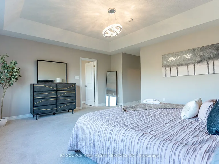 648 Lemay Grv — Photo 20
