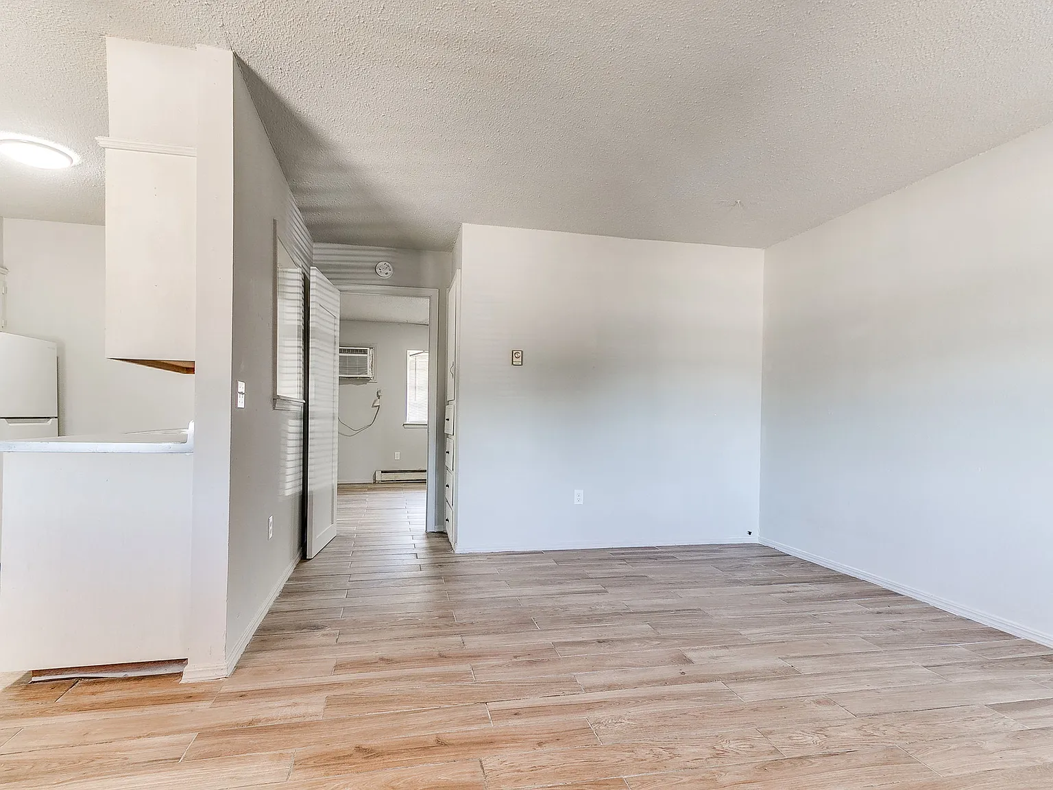 220 SW 34th St — Photo 4