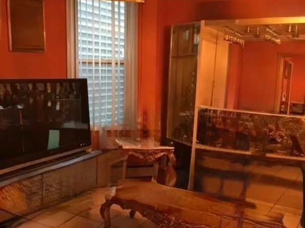 535 27th Street image 2 of 5