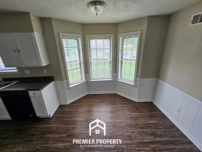 6329 Ridge Manor Dr — Photo 9