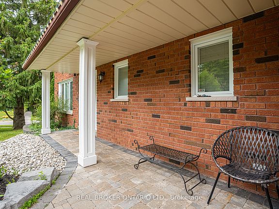 4th image of 53 Marilyn St