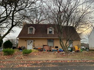 853 Hilton Ave, Oakford, PA 19053