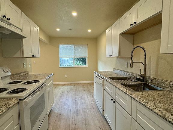 3rd image of 2651-2671 Boone St #2663
