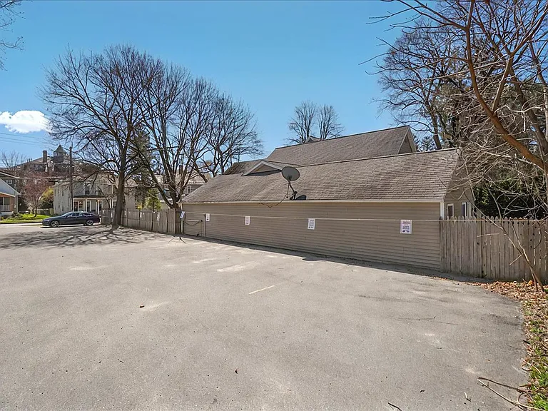 3 Waterbury St #2 — Photo 31