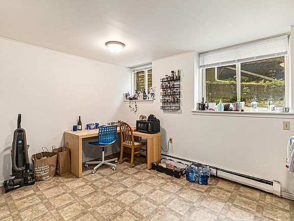 5th image of 407 N Ashley St APT 1