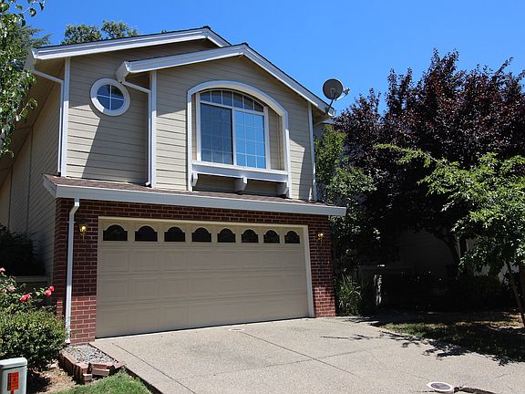3rd image of 4012 Eastwood Village Ln