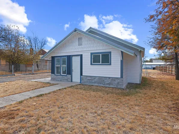 933 Sprague Ave, Buhl, ID 83316
