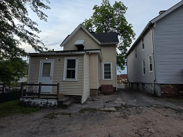84 Munson St #22 — Photo 9