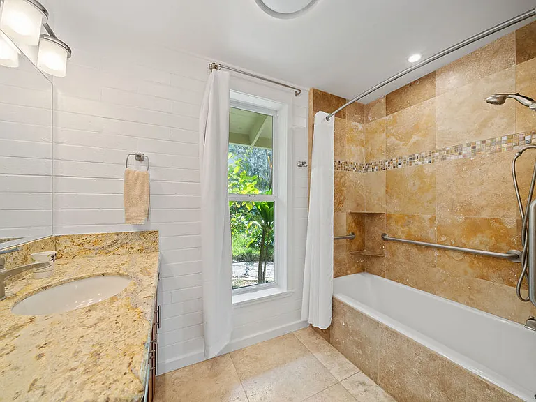115 Aleiki Pl — Photo 36