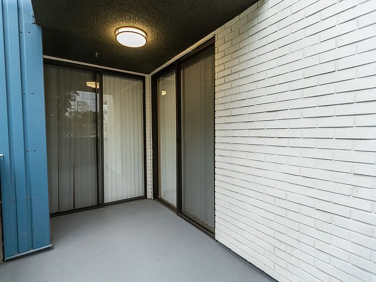1223 Federal Ave — Photo 138