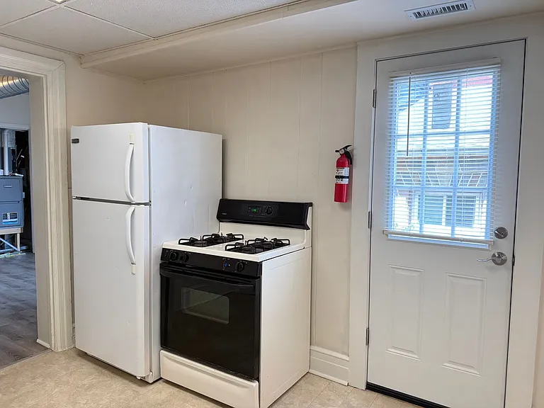 242 Union St — Photo 9