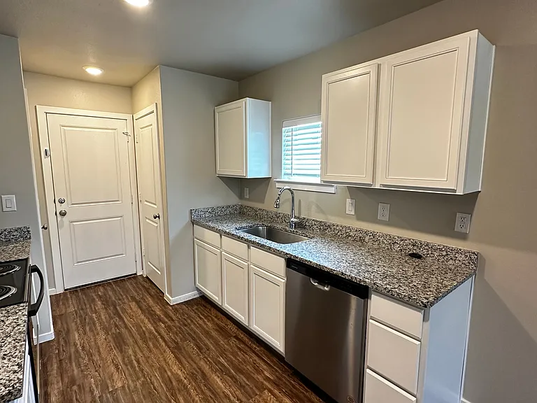 3505 Turner Ave — Photo 4