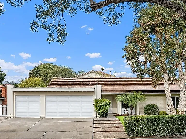 361 Santa Helena — Photo 1