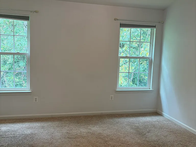 812 Rockcreek Rd — Photo 7