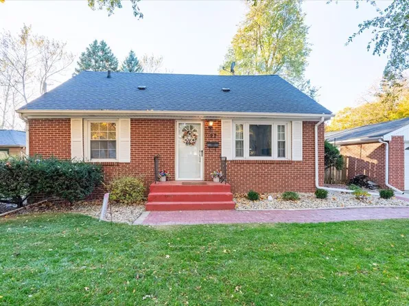 27 University Ct, Normal, IL 61761