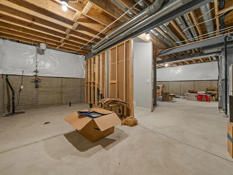1033 Quarry Oak Dr — Photo 16