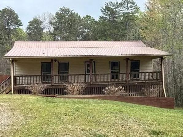 150 Dewberry Ln, Mount Airy, GA 30563