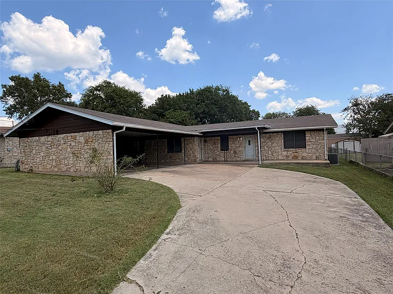 7406 Southgate Ln #A — Photo 1