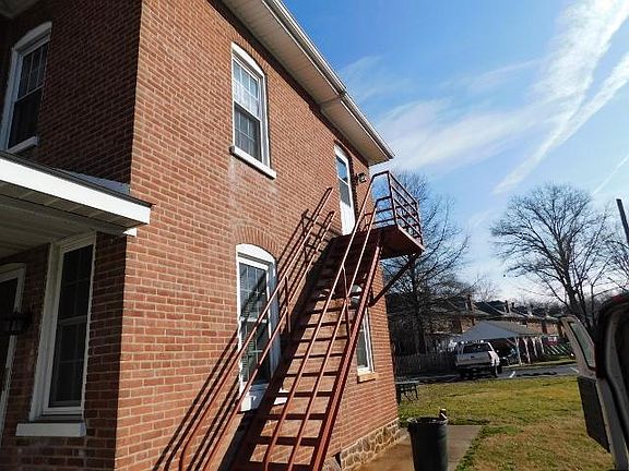 2nd image of 318 S Hanover St