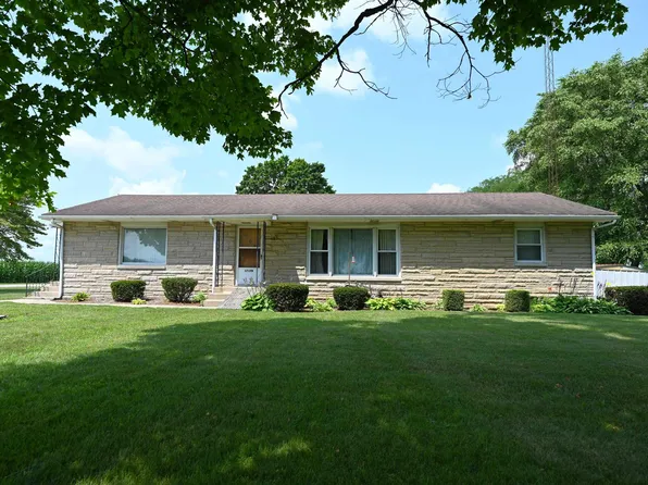 6769 N Maple St, Monterey, IN 46960