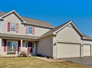 232 Crystal Ridge Dr, Crystal Lake, IL 60012