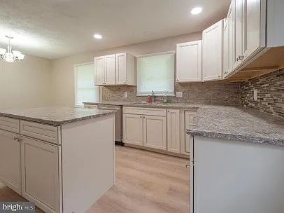 314 Elmwood Dr — Photo 7