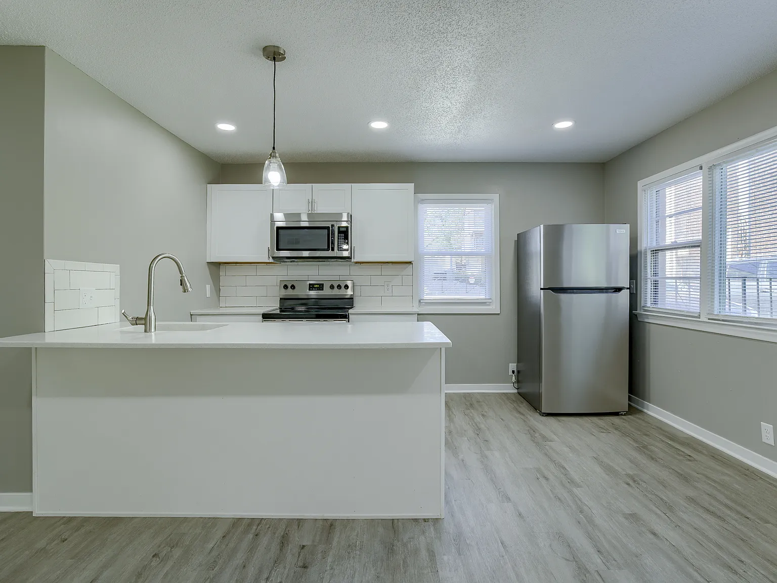 1008/1010 South 29th Street - #9 — Photo 3