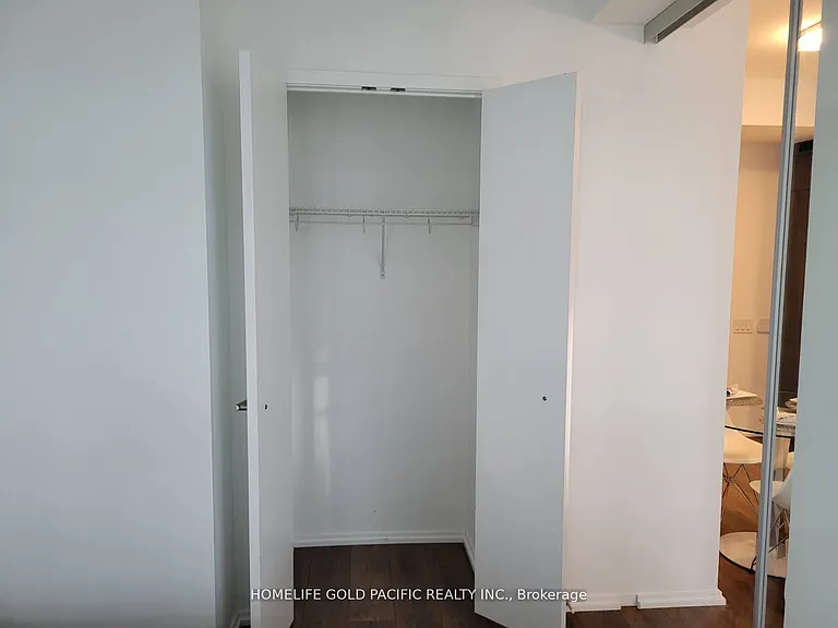 45 Charles St E #2505 — Photo 11