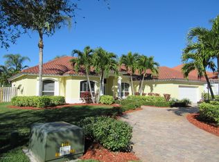 2045 Canterbury Dr, Indialantic, FL 32903