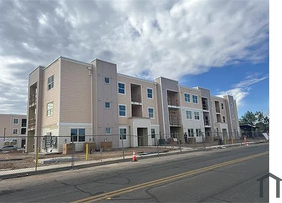 451 S 18th St — Photo 4