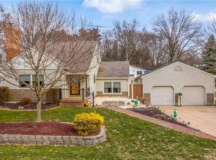 1378 Castlewood Ave SW, North Canton, OH 44720