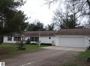 983 Cranberry Ct, Alger, MI 48610
