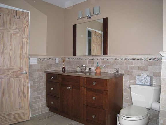 5th image of 50 Chateau Dr