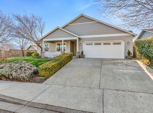 250 Meadow Slope Dr, Talent, OR 97540