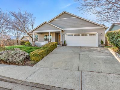 250 Meadow Slope Dr, Talent, OR, 97540