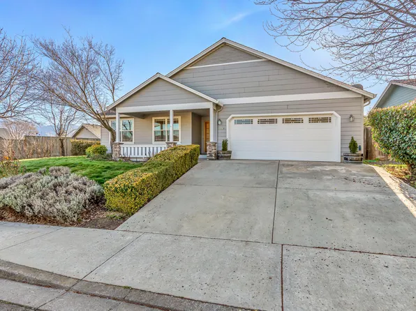 250 Meadow Slope Dr, Talent, OR 97540