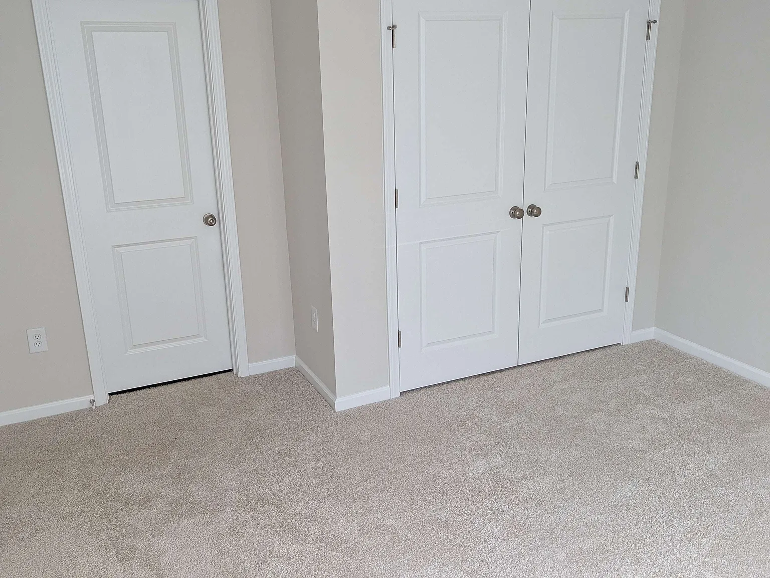 4 bed, 2185 sqft, $1,000 — Photo 3