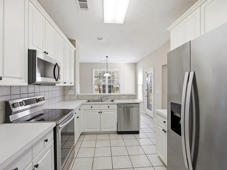 8349 Grayson Grv — Photo 11