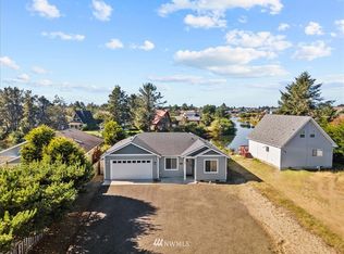 133 N Razor Clam Dr SW, Ocean Shores, WA 98569