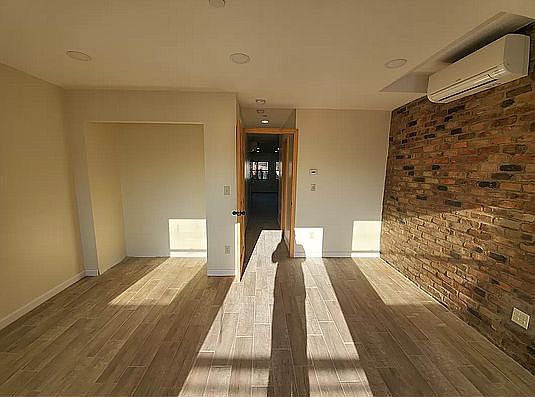 3rd image of 286 18th St #2