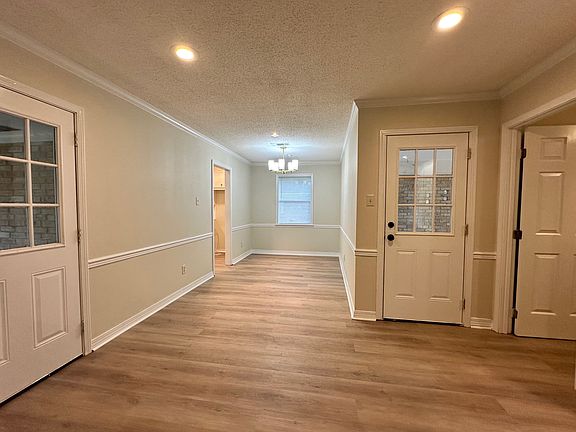 5th image of 214 Margaret Ave