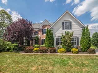1996 Knight Rd, Green Lane, PA 18054