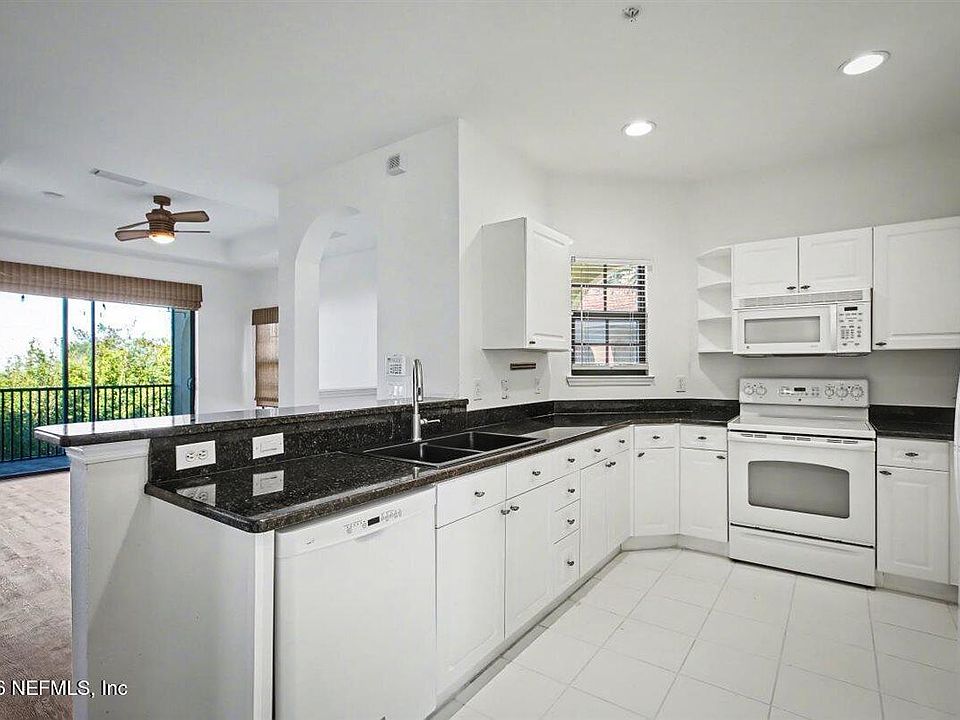 1st image of 315 VIA CASTILLA #204