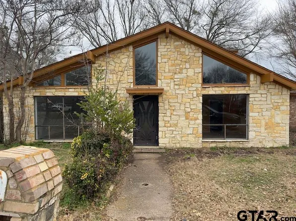 103 Monterey Ln, Bullard, TX 75757