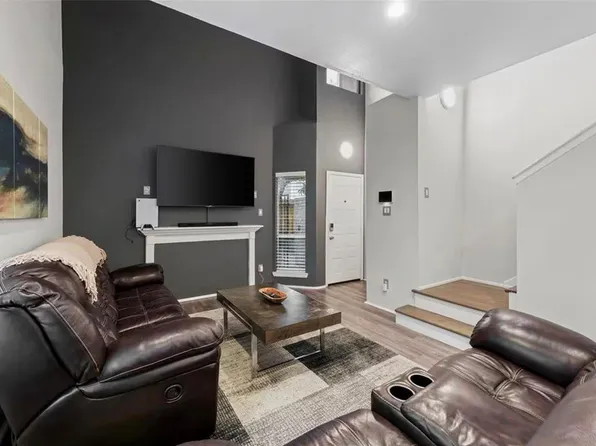 1920 Augusta Dr Unit 30, Houston, TX 77057