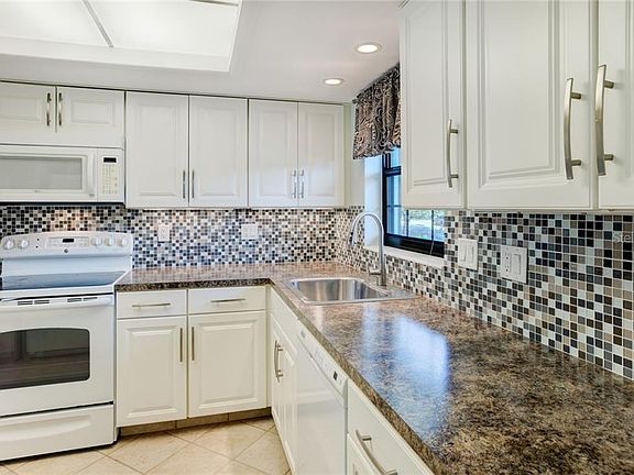 5th image of 101 N Grandview St APT 305