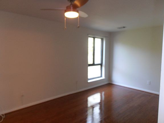 Master Bedroom View3